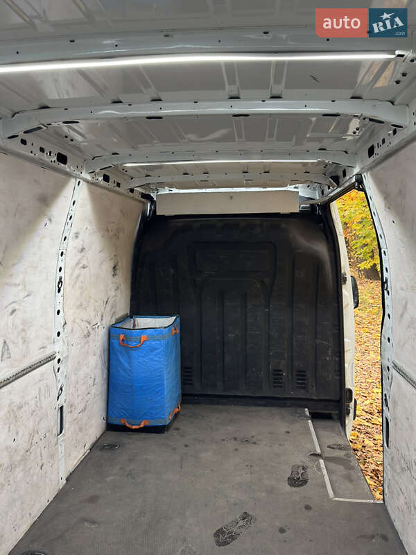 Грузовой фургон Renault Master 2015 в Киеве