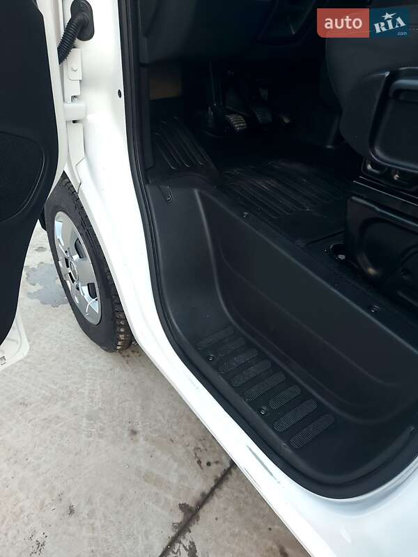 Грузовой фургон Renault Master 2021 в Млинове