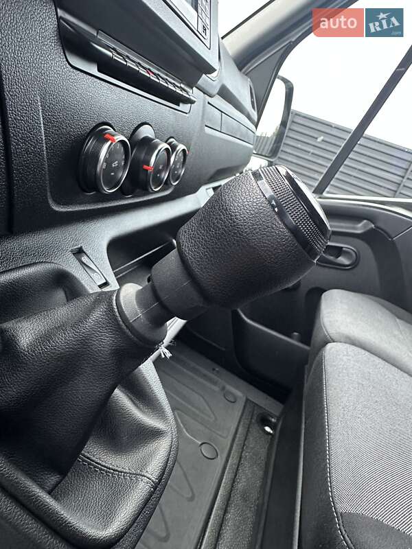 Вантажний фургон Renault Master 2022 в Ковелі