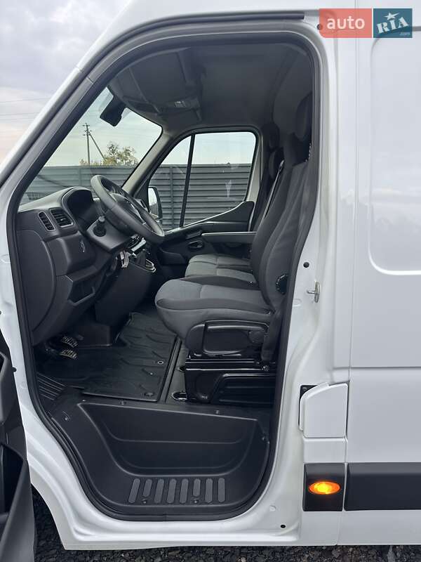 Вантажний фургон Renault Master 2022 в Ковелі