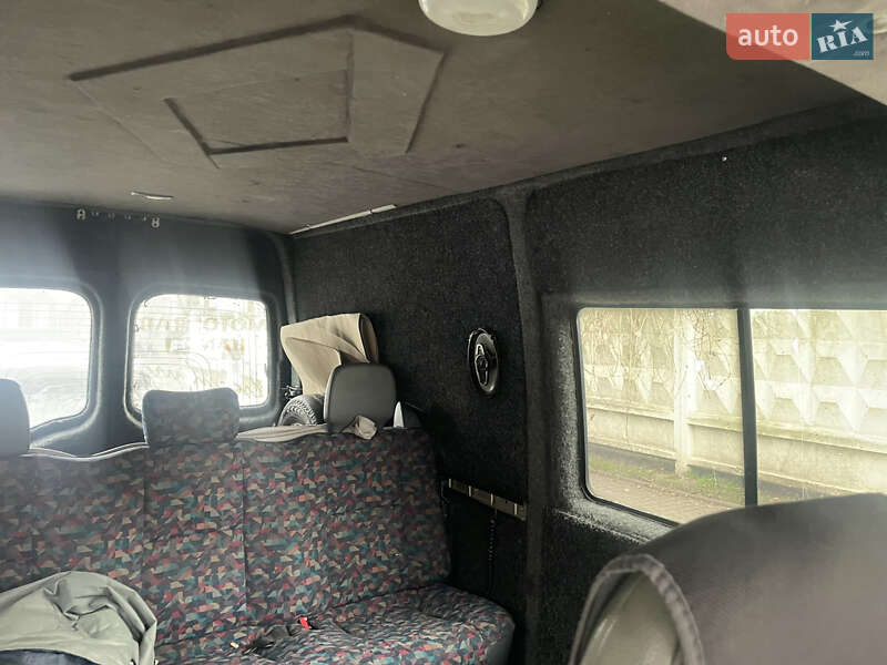 Вантажопасажирський фургон Renault Master 2006 в Рава-Руській