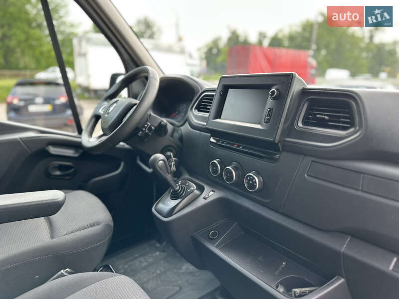 Вантажний фургон Renault Master 2021 в Рівному