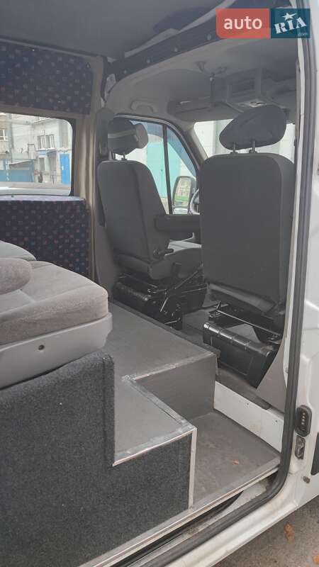 Вантажопасажирський фургон Renault Master 2012 в Дніпрі