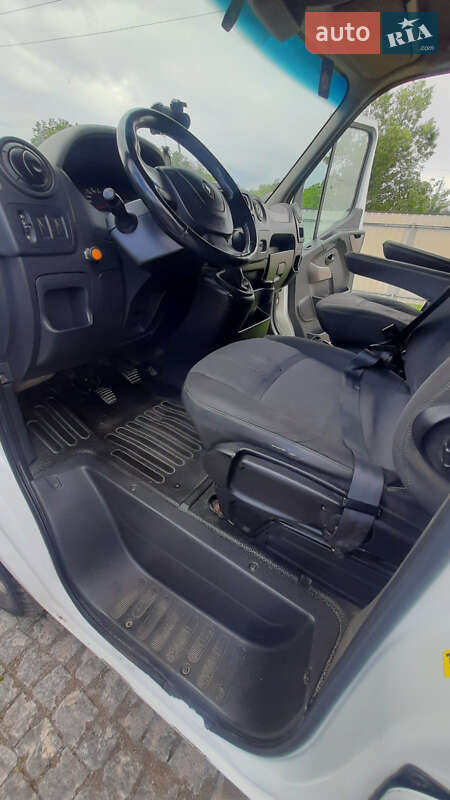 Микроавтобус грузовой (до 3,5т) Renault Master 2011 в Броварах