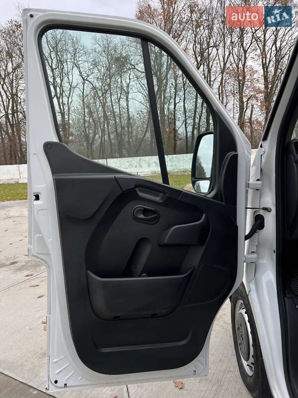 Вантажний фургон Renault Master 2022 в Луцьку