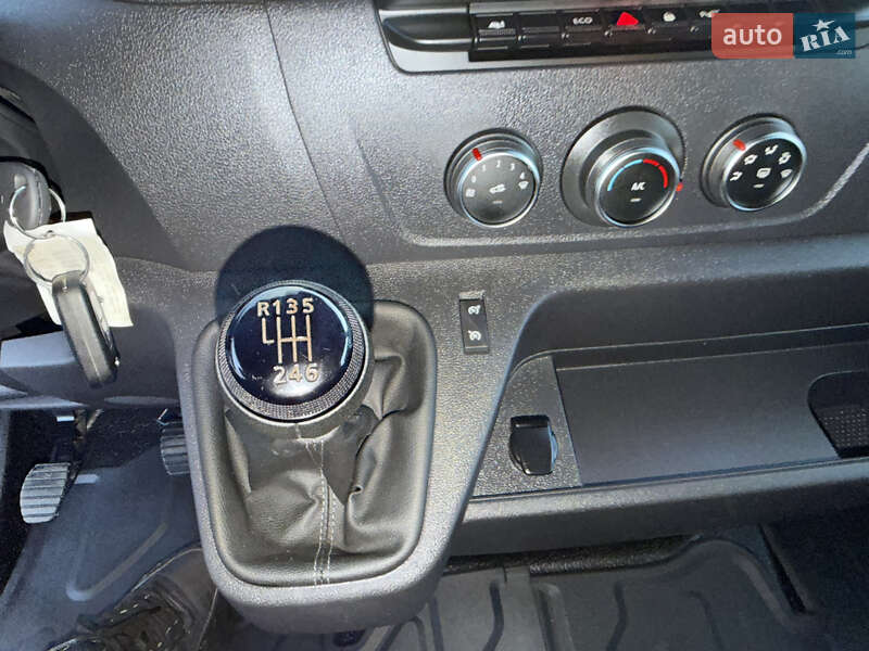 Вантажний фургон Renault Master 2022 в Дубні