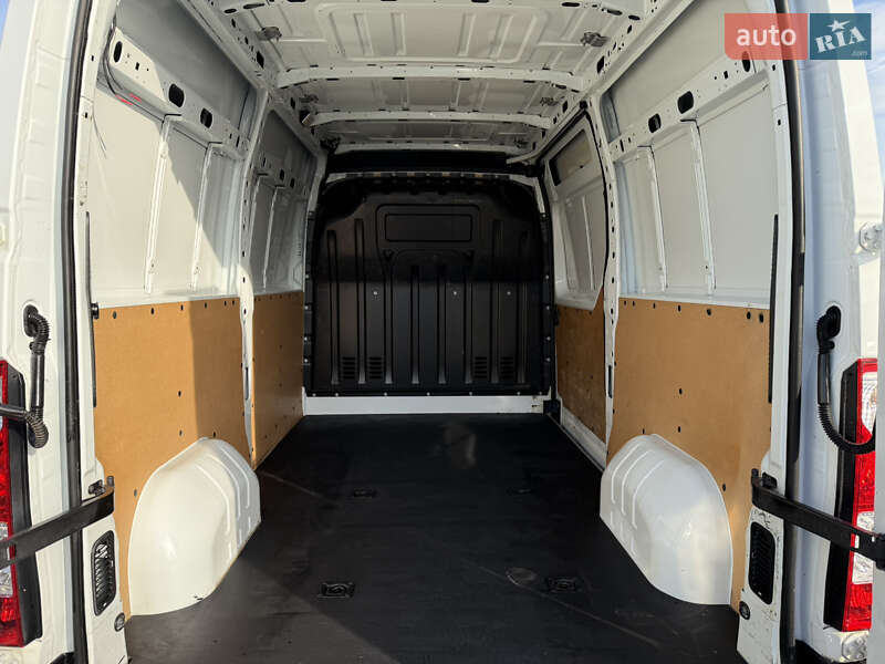 Грузовой фургон Renault Master 2017 в Дубно