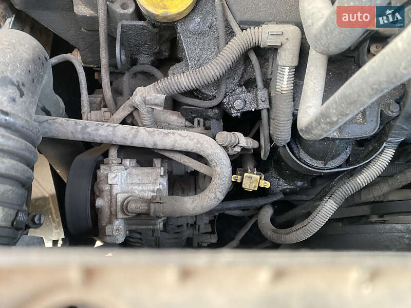 Інші вантажівки Renault Master 2005 в Обухові