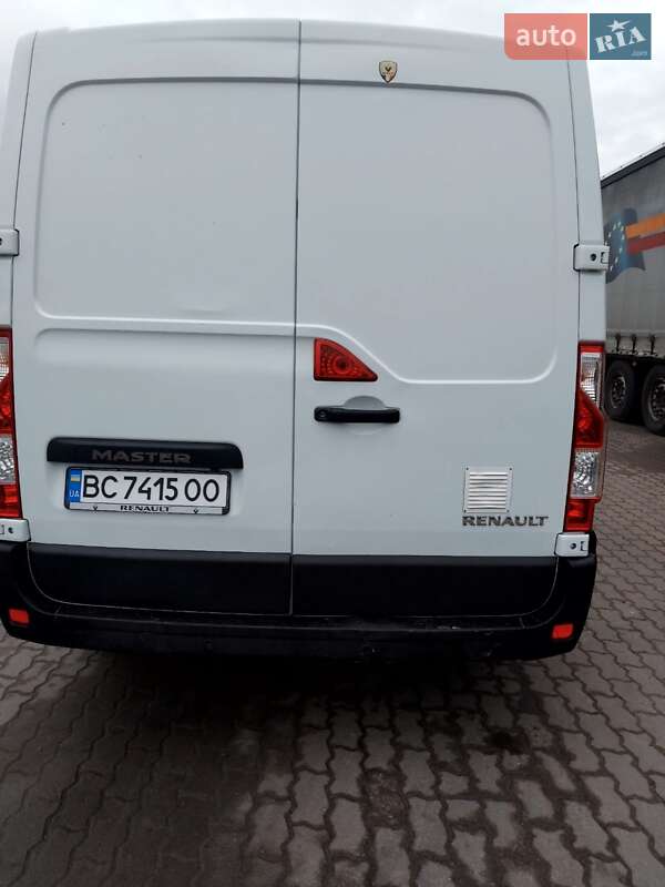 Вантажний фургон Renault Master 2015 в Яворові