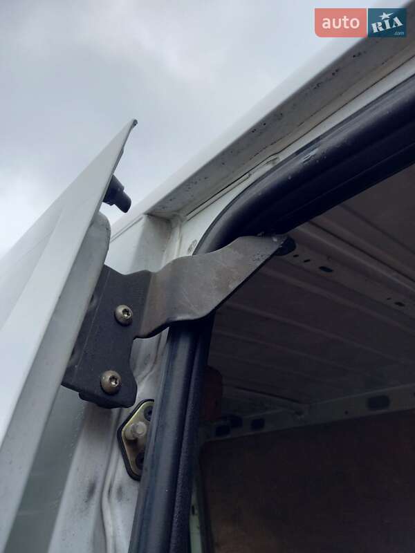 Грузовой фургон Renault Master 2003 в Обухове