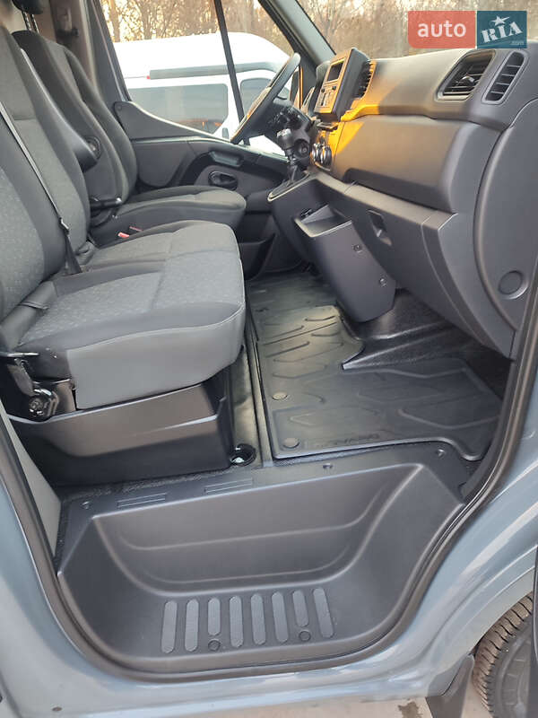 Вантажний фургон Renault Master 2021 в Луцьку