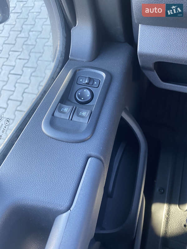 Вантажний фургон Renault Master 2022 в Луцьку