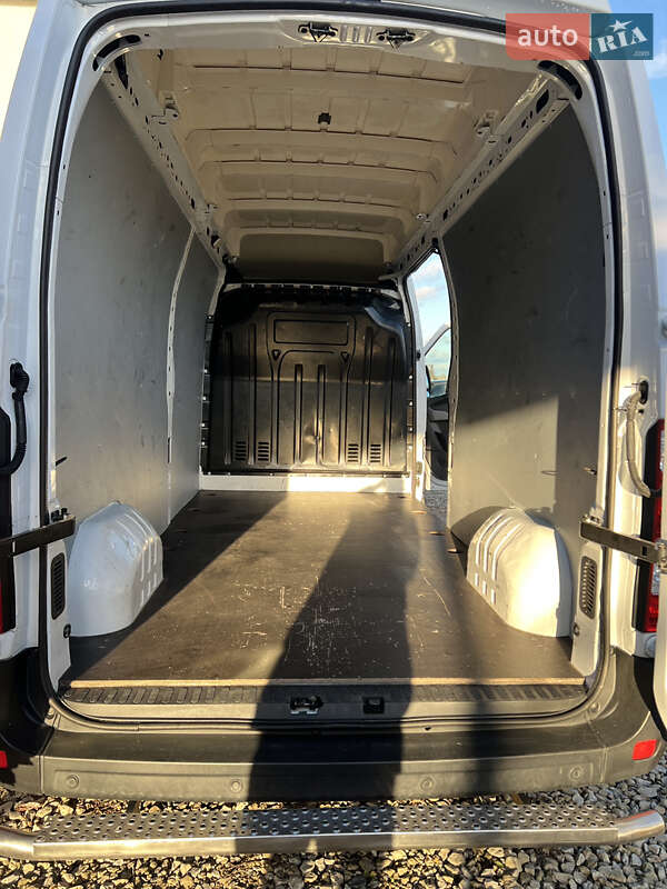 Вантажопасажирський фургон Renault Master 2018 в Львові