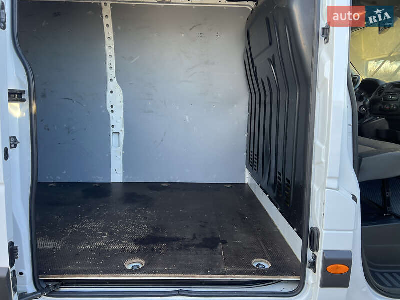 Вантажопасажирський фургон Renault Master 2018 в Львові