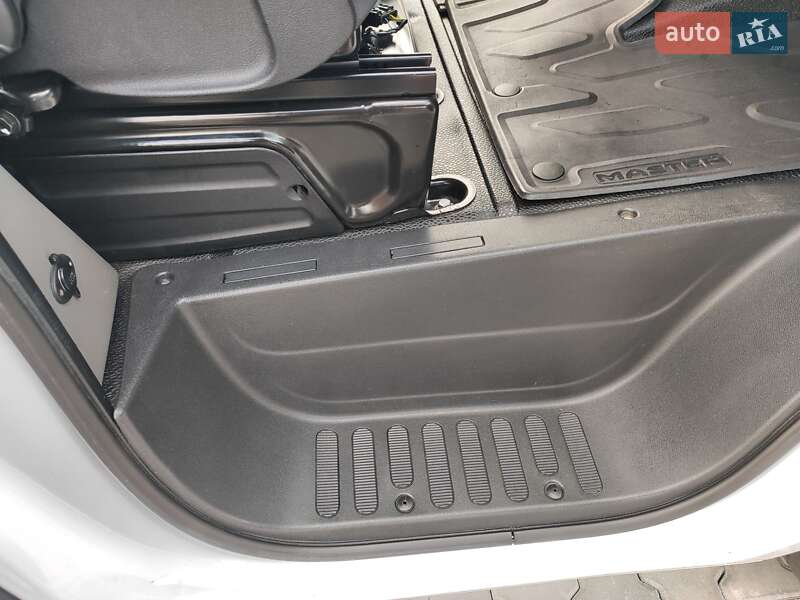 Тентований Renault Master 2021 в Києві фото 14 Тентований Renault Master 2021 в Києві