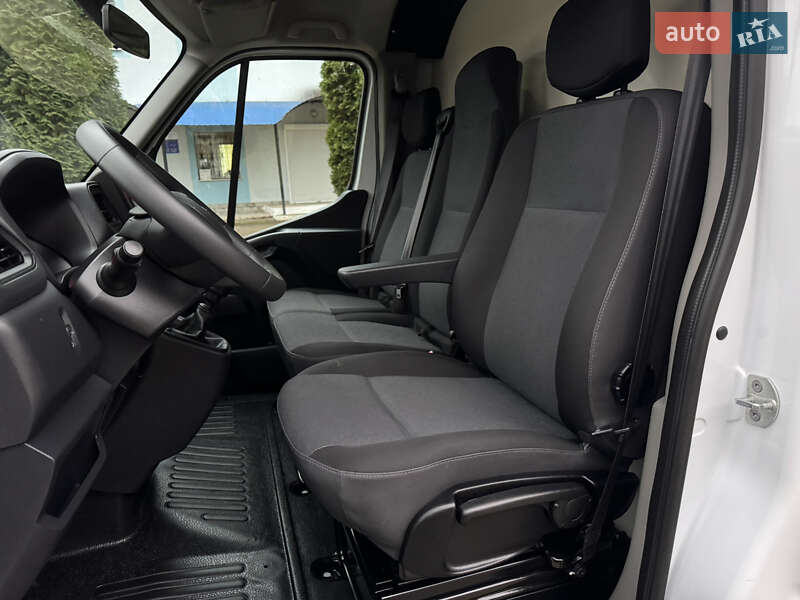 Грузовой фургон Renault Master 2021 в Корце