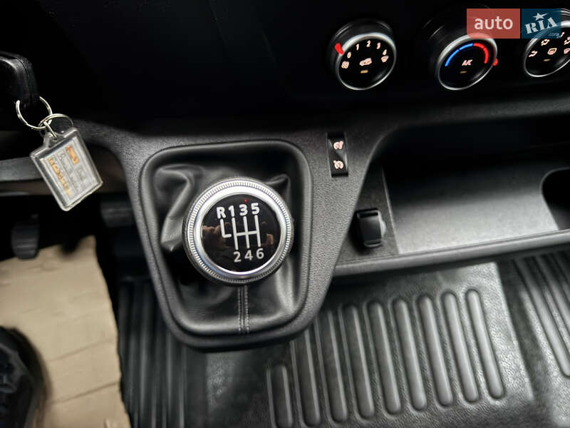 Грузовой фургон Renault Master 2021 в Корце