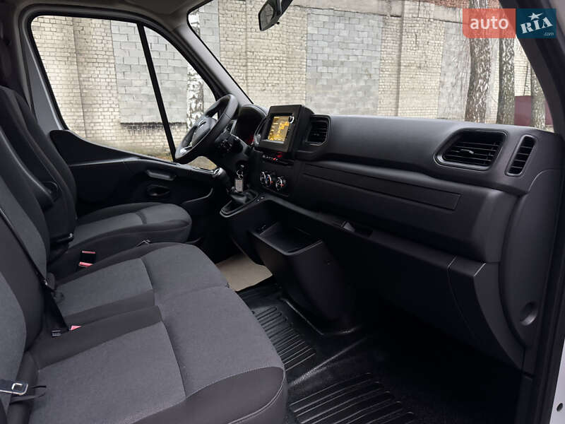 Грузовой фургон Renault Master 2021 в Корце