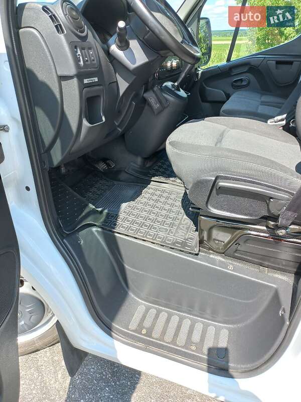 Мікроавтобус вантажний (до 3,5т) Renault Master 2018 в Бердичеві