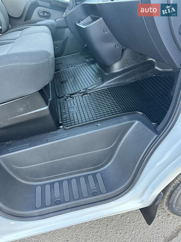 Вантажний фургон Renault Master 2020 в Дубні фото 66 Вантажний фургон Renault Master 2020 в Дубні