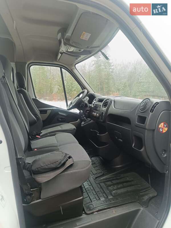 Вантажопасажирський фургон Renault Master 2018 в Дубні