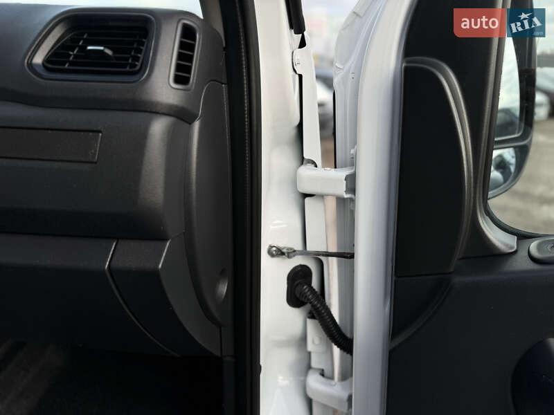 Вантажний фургон Renault Master 2020 в Києві