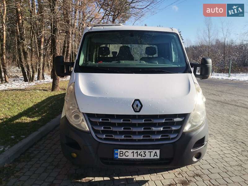 Евакуатор Renault Master 2012 в Львові