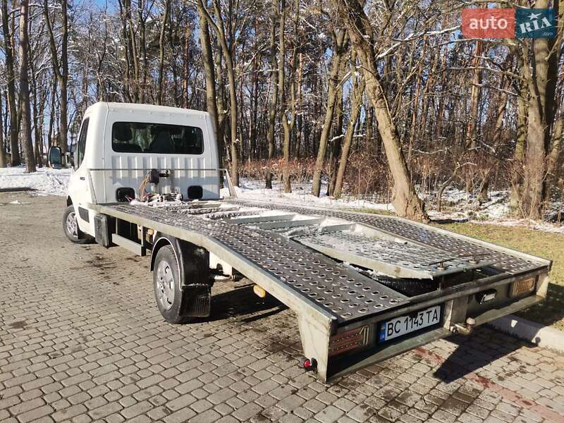 Евакуатор Renault Master 2012 в Львові