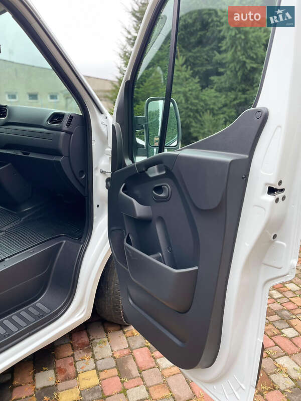 Вантажний фургон Renault Master 2020 в Дубні