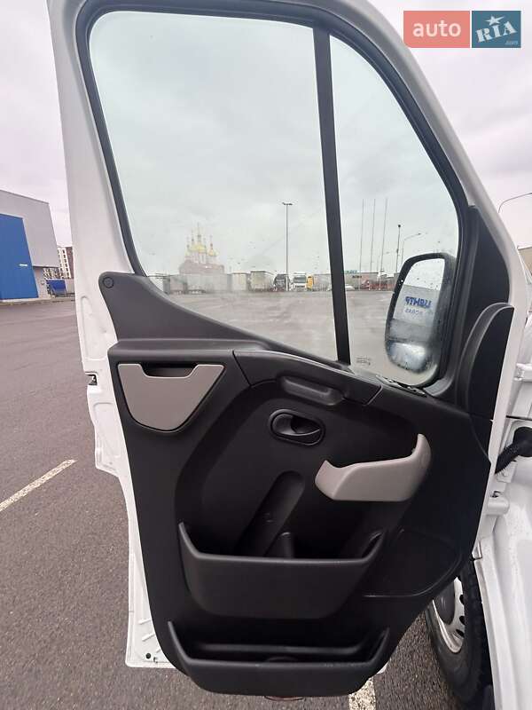 Вантажний фургон Renault Master 2016 в Ковелі