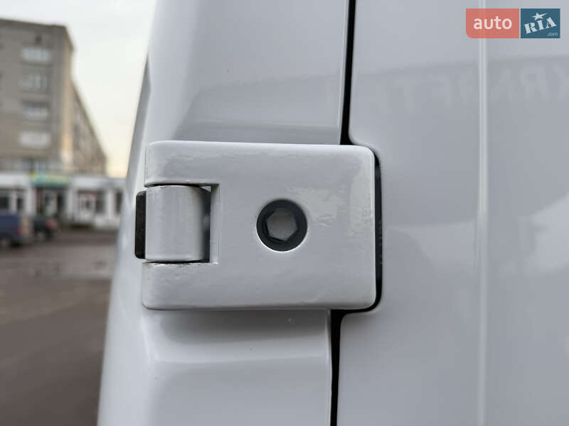 Грузовой фургон Renault Master 2023 в Дубно