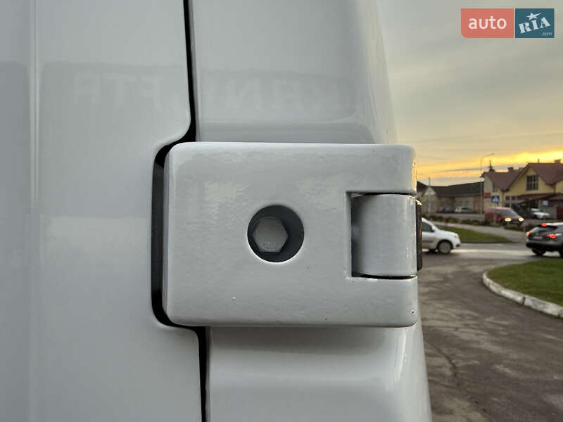 Грузовой фургон Renault Master 2023 в Дубно