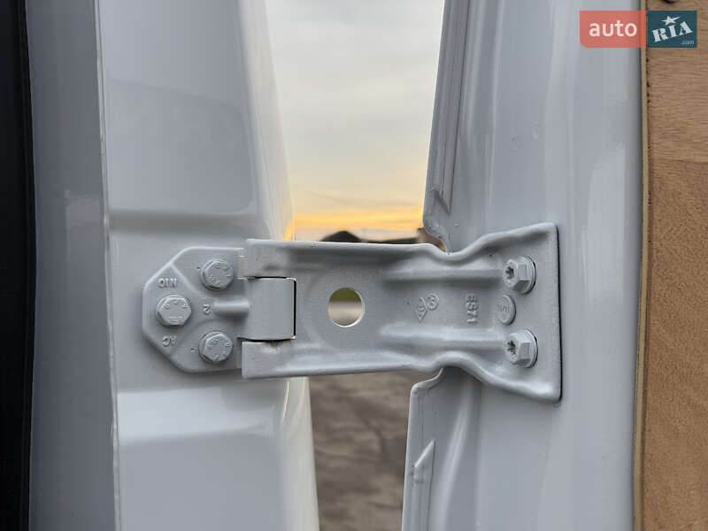 Грузовой фургон Renault Master 2023 в Дубно