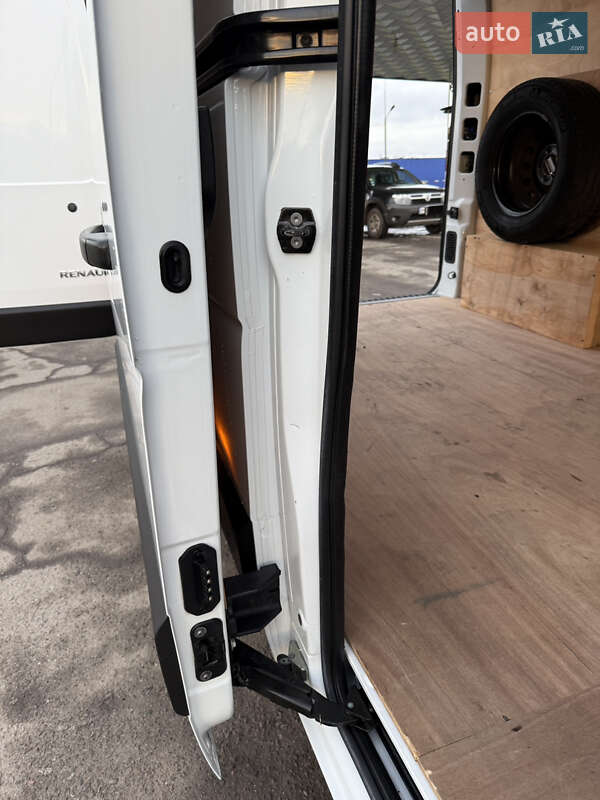 Грузовой фургон Renault Master 2023 в Дубно