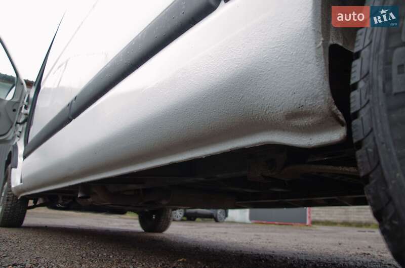 Грузовой фургон Renault Master 2007 в Сарнах