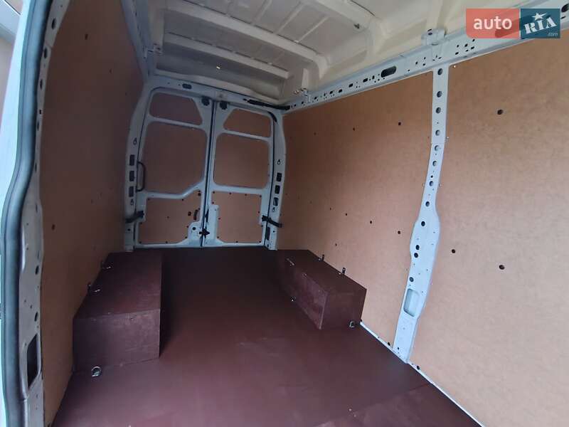 Вантажний фургон Renault Master 2022 в Ковелі