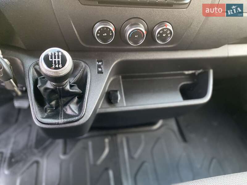 Тентованый Renault Master 2022 в Хусте