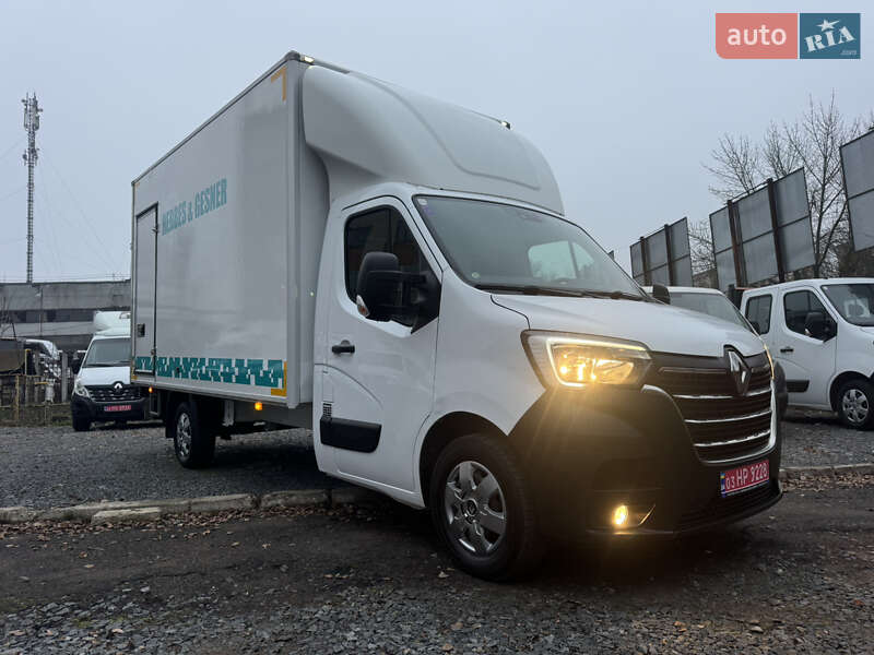 Вантажний фургон Renault Master 2022 в Рівному