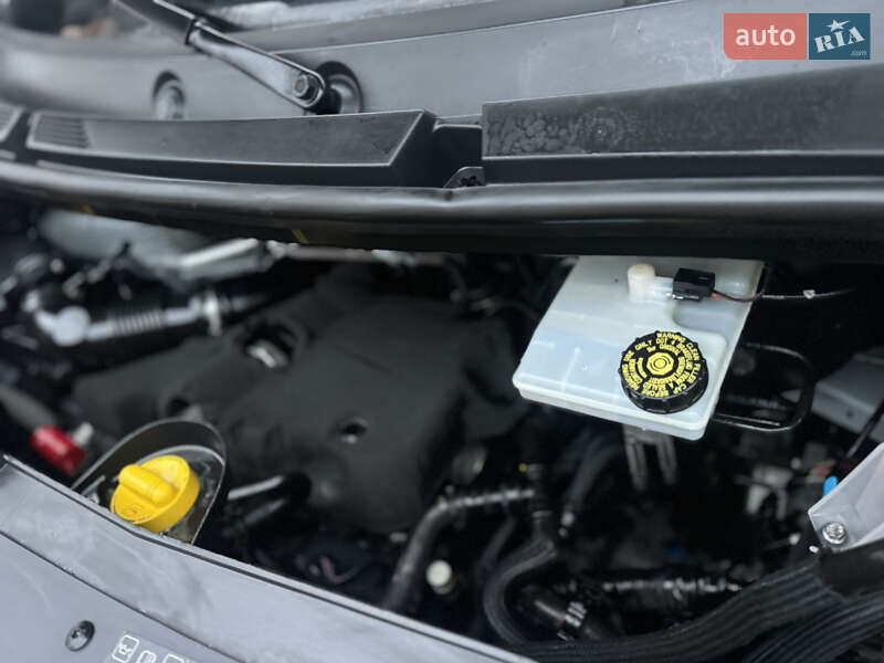 Вантажний фургон Renault Master 2022 в Рівному