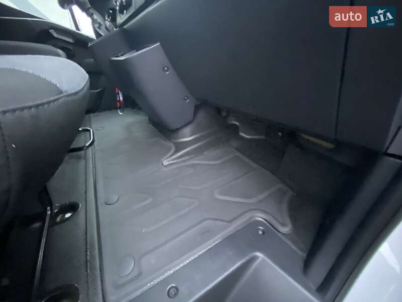 Другие грузовики Renault Master 2022 в Киеве