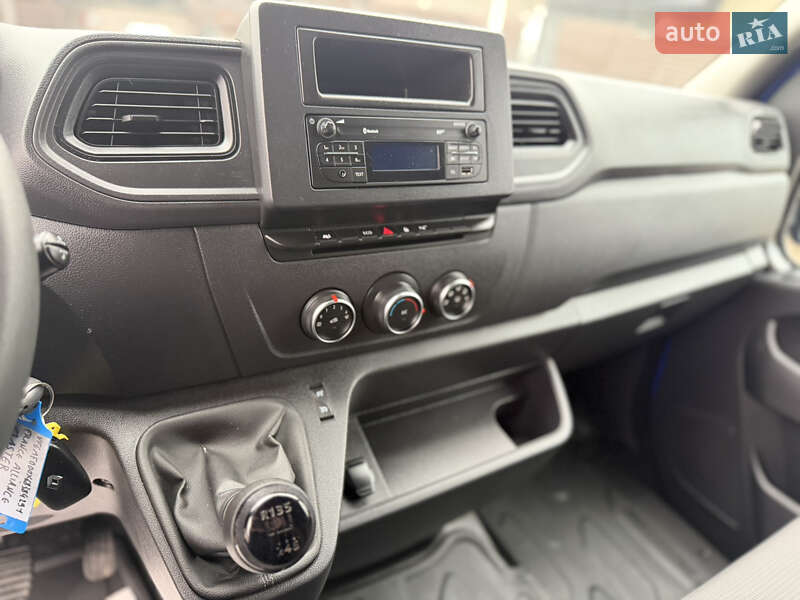 Вантажний фургон Renault Master 2022 в Дубні