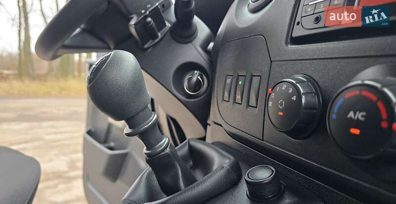 Вантажний фургон Renault Master 2018 в Житомирі