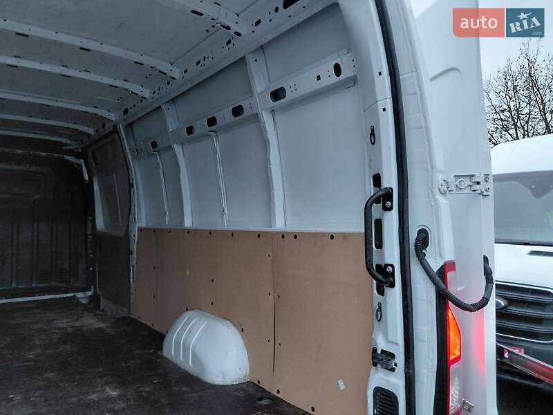 Вантажний фургон Renault Master 2023 в Івано-Франківську
