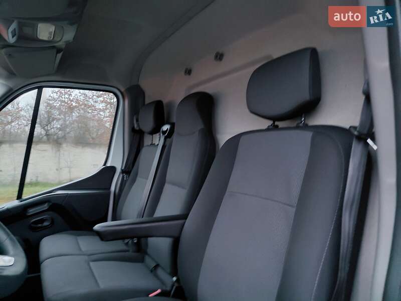 Вантажний фургон Renault Master 2023 в Івано-Франківську
