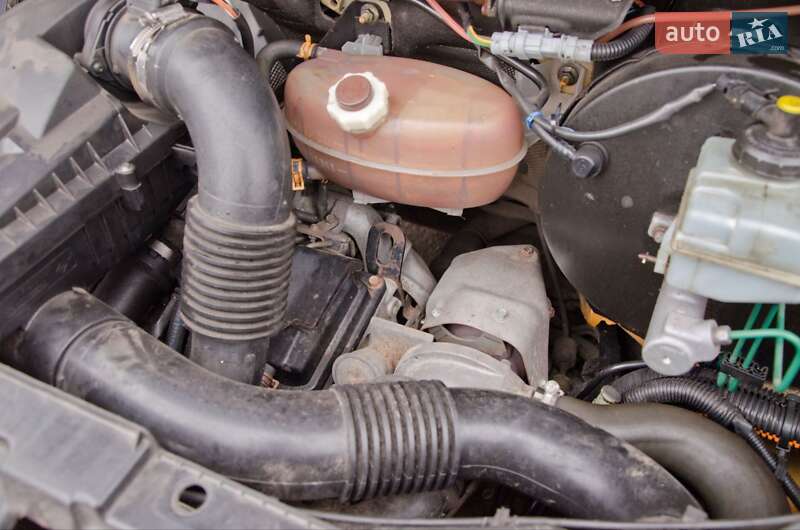 Вантажний фургон Renault Master 2006 в Сарнах