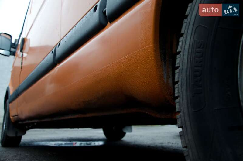 Вантажний фургон Renault Master 2006 в Сарнах