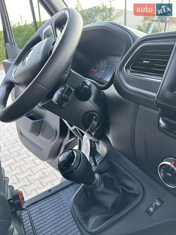 Вантажний фургон Renault Master 2022 в Ковелі