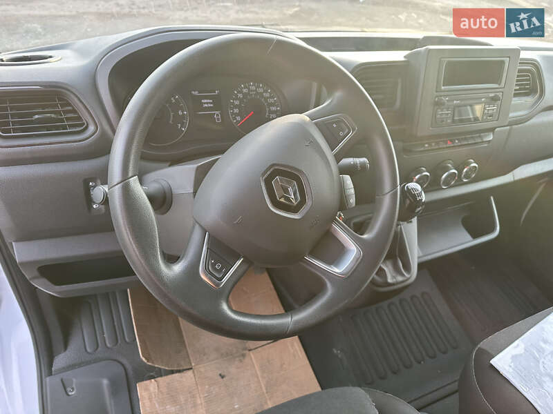 Вантажний фургон Renault Master 2020 в Долині