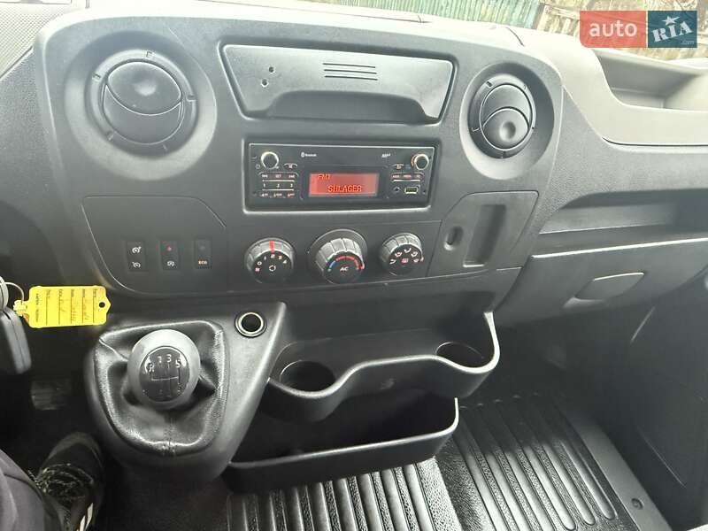 Грузовой фургон Renault Master 2015 в Житомире