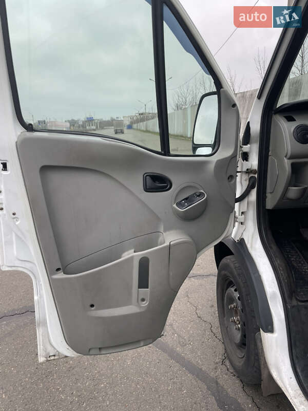 Грузовой фургон Renault Master 2005 в Одессе